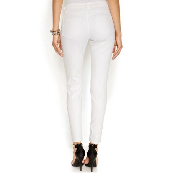 TWO by Vince Camuto Skinny Jeans in a White Wash, size 27/4 - Picture 2 of 8